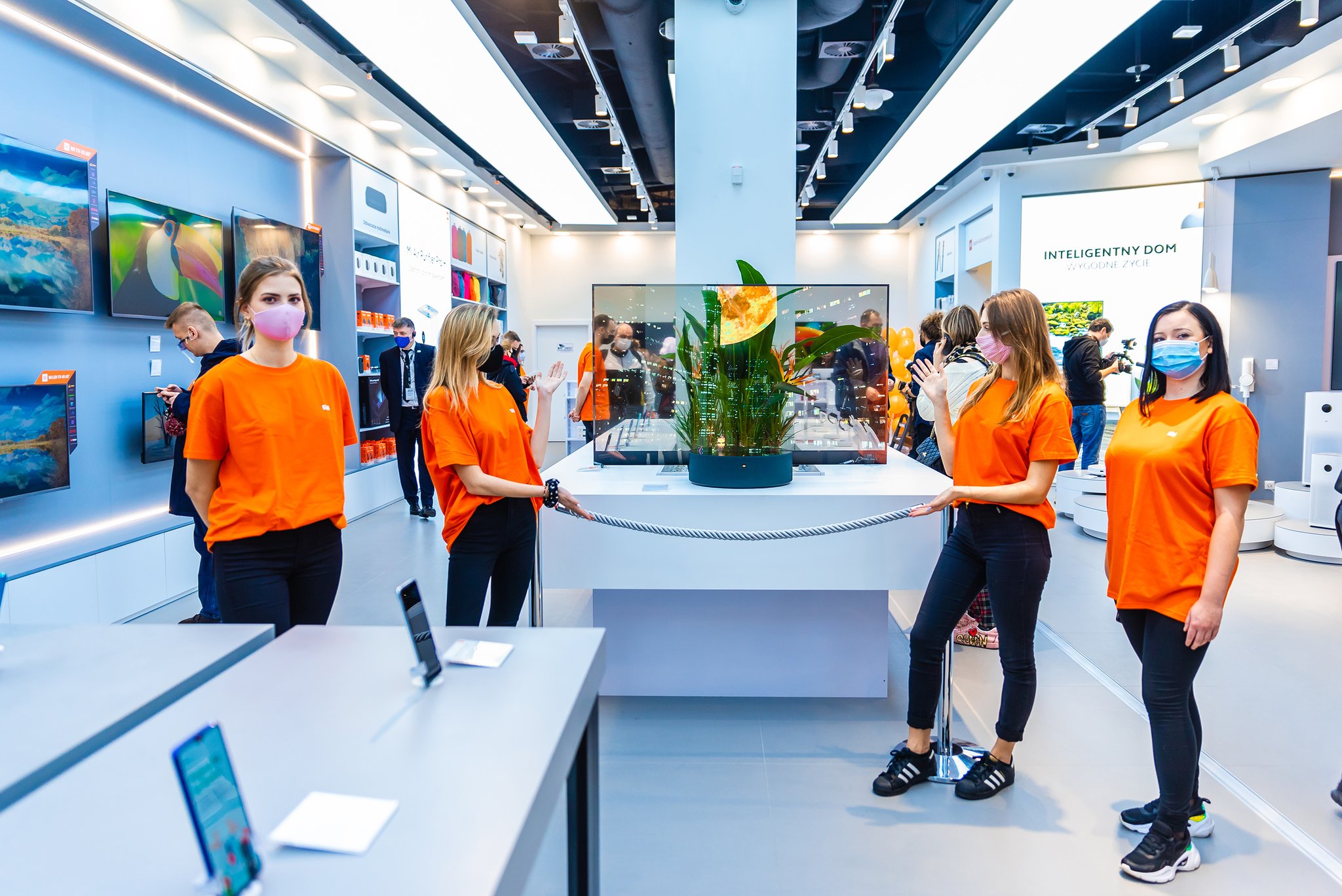 Първият Mi Store в България отваря врати на 31 юли