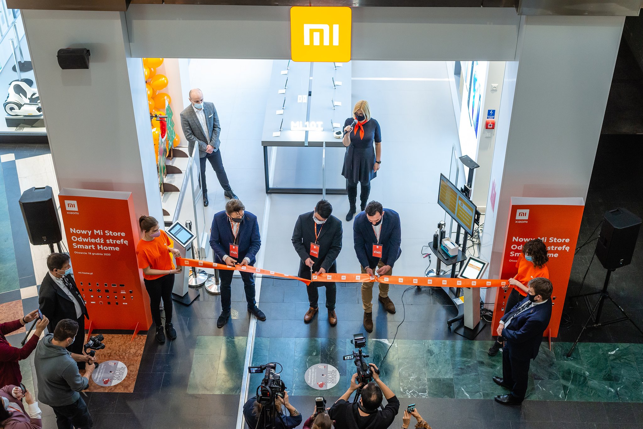 Първият Mi Store в България отваря врати на 31 юли
