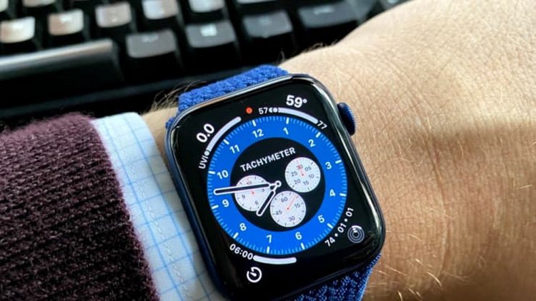 Apple все още няма да започва масово производство на смарт часовниците Watch 7 поради сложната им конструкция