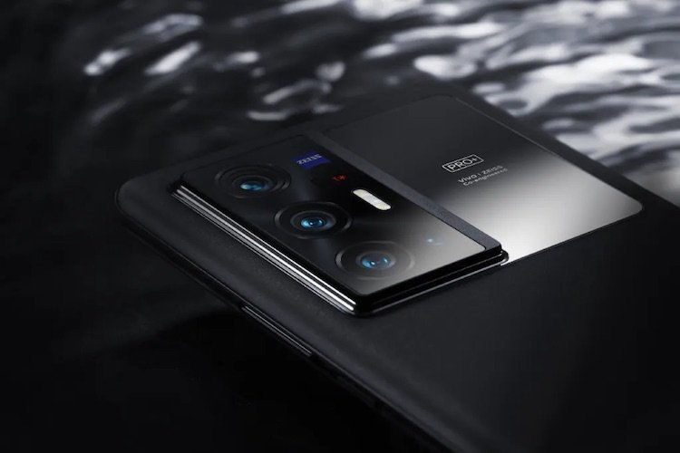 Vivo представи смартфона X70 Pro+