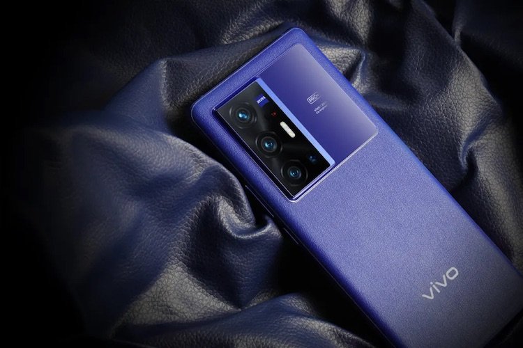 Vivo представи смартфона X70 Pro+