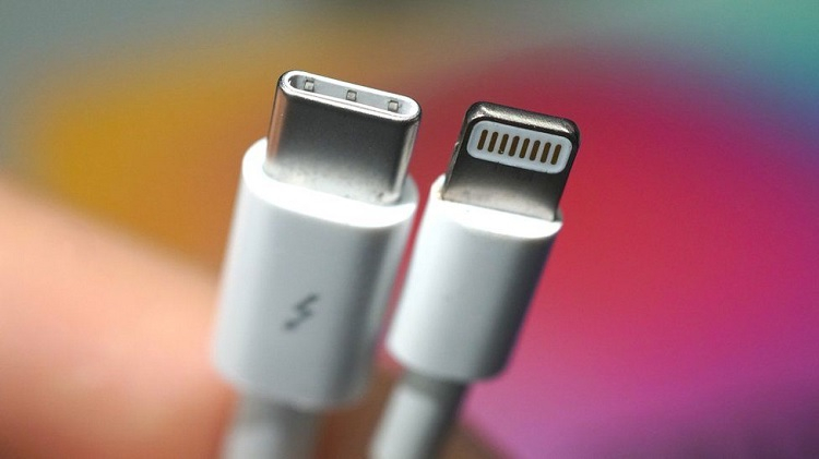 Евросъюзът дава на производителите две години за преход към USB Type-C