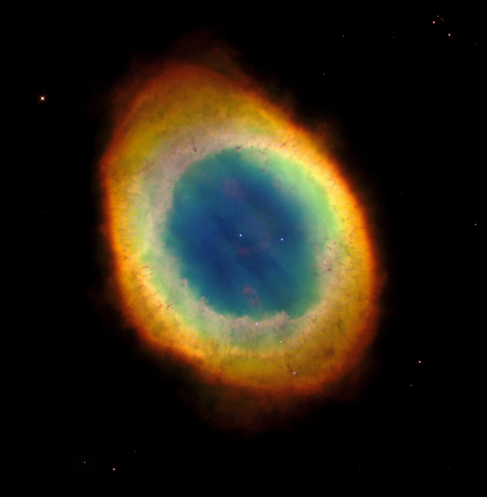 Hubble засне разширяващ се облак от газ