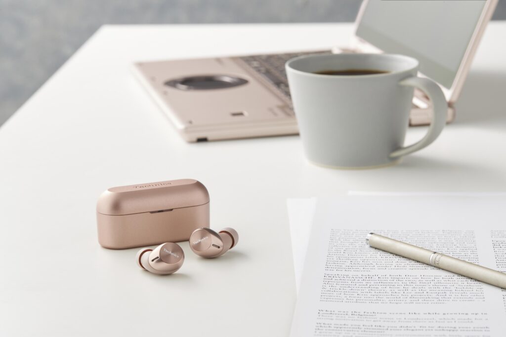 Technics EAH-AZ40 – напълно безжични слушалки със страхотен звук и малко слабости