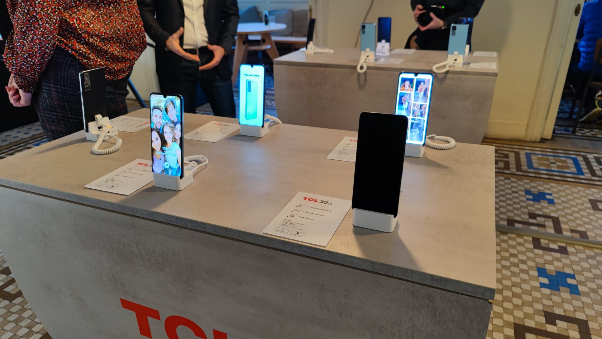 TCL засилва ангажимента си към 5G и разширява портфолиото с нови смартфони, таблети и CPE на Mobile World Congress 2022
