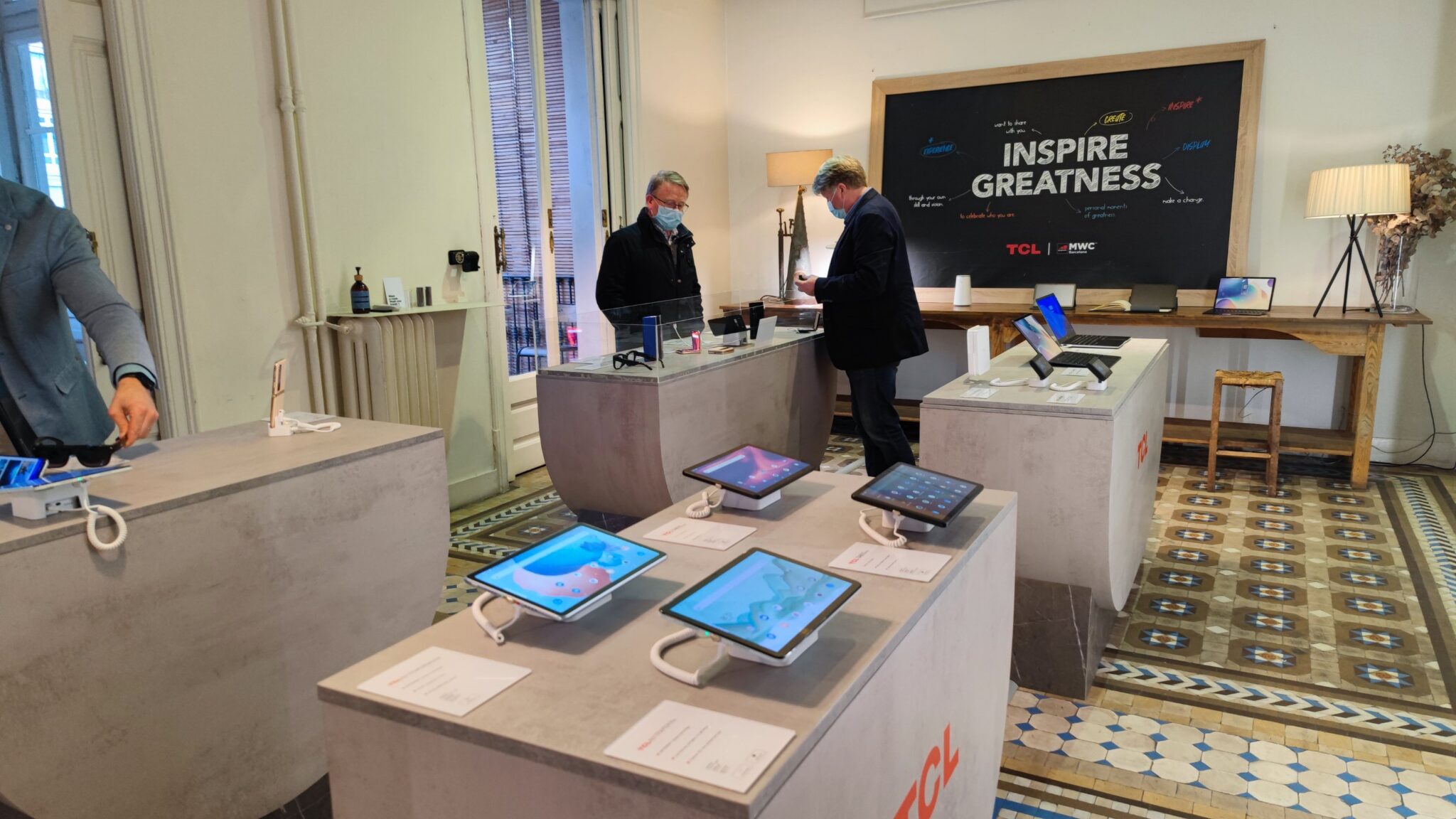 TCL засилва ангажимента си към 5G и разширява портфолиото с нови смартфони, таблети и CPE на Mobile World Congress 2022