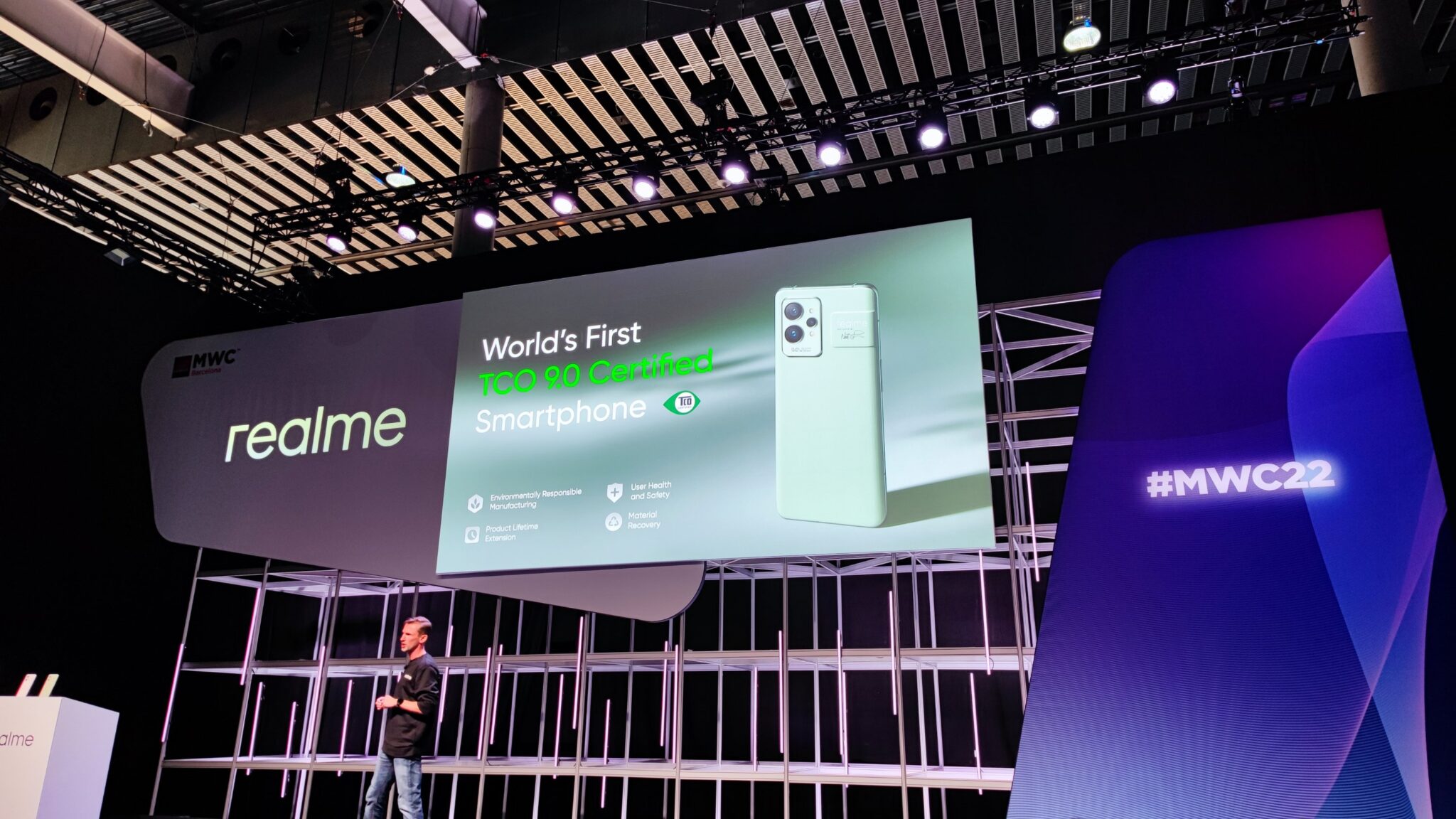 Продажбите на флагманите Realme GT2 Pro и GT2 стартират в световен мащаб