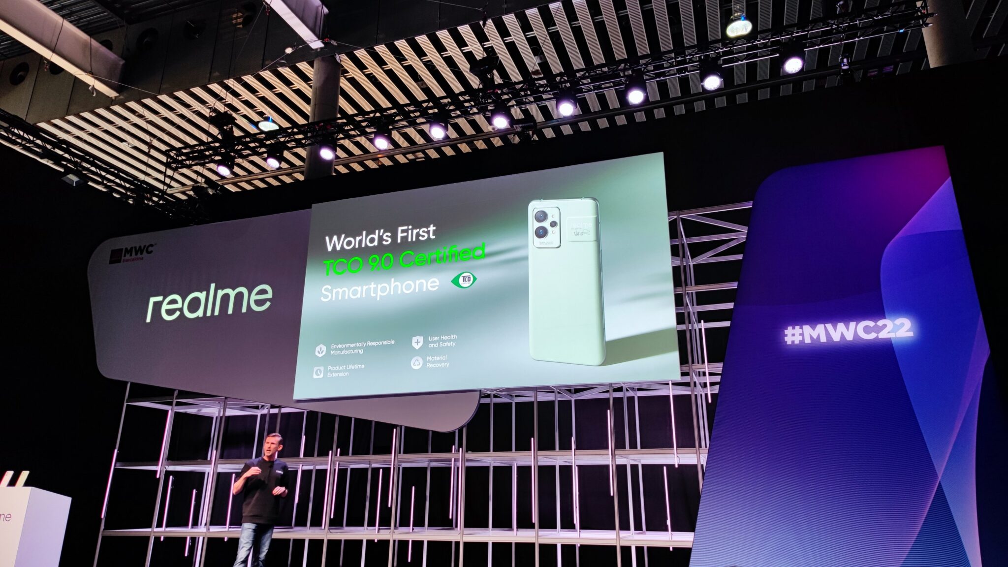 Продажбите на флагманите Realme GT2 Pro и GT2 стартират в световен мащаб