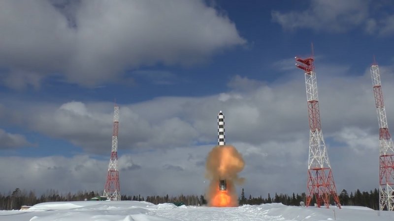Рогозин обяви, че руският арсенал разполага с ракета с неограничен обсег на действие