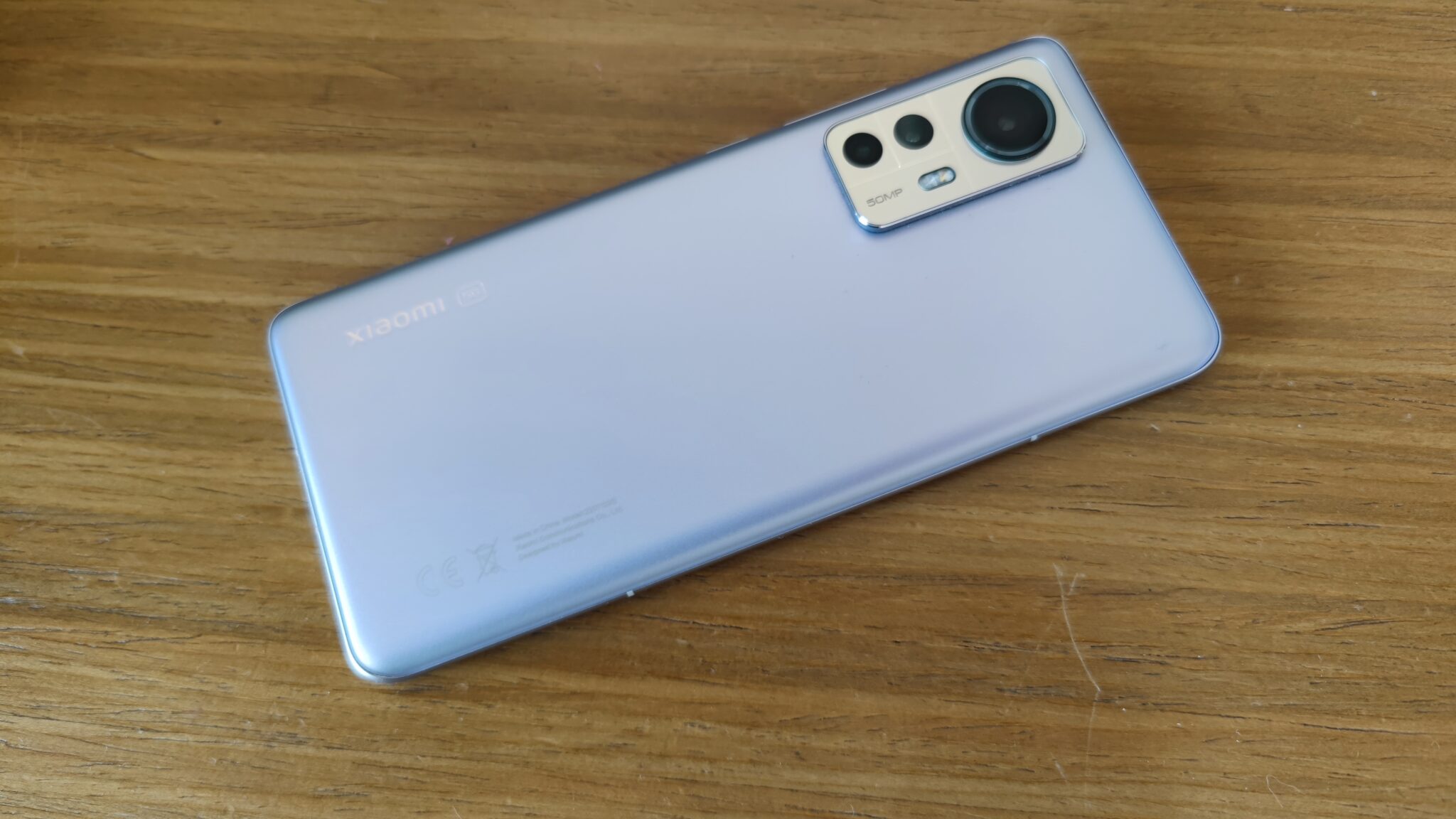 Xiaomi 12 – малкият флагман с красив дизайн
