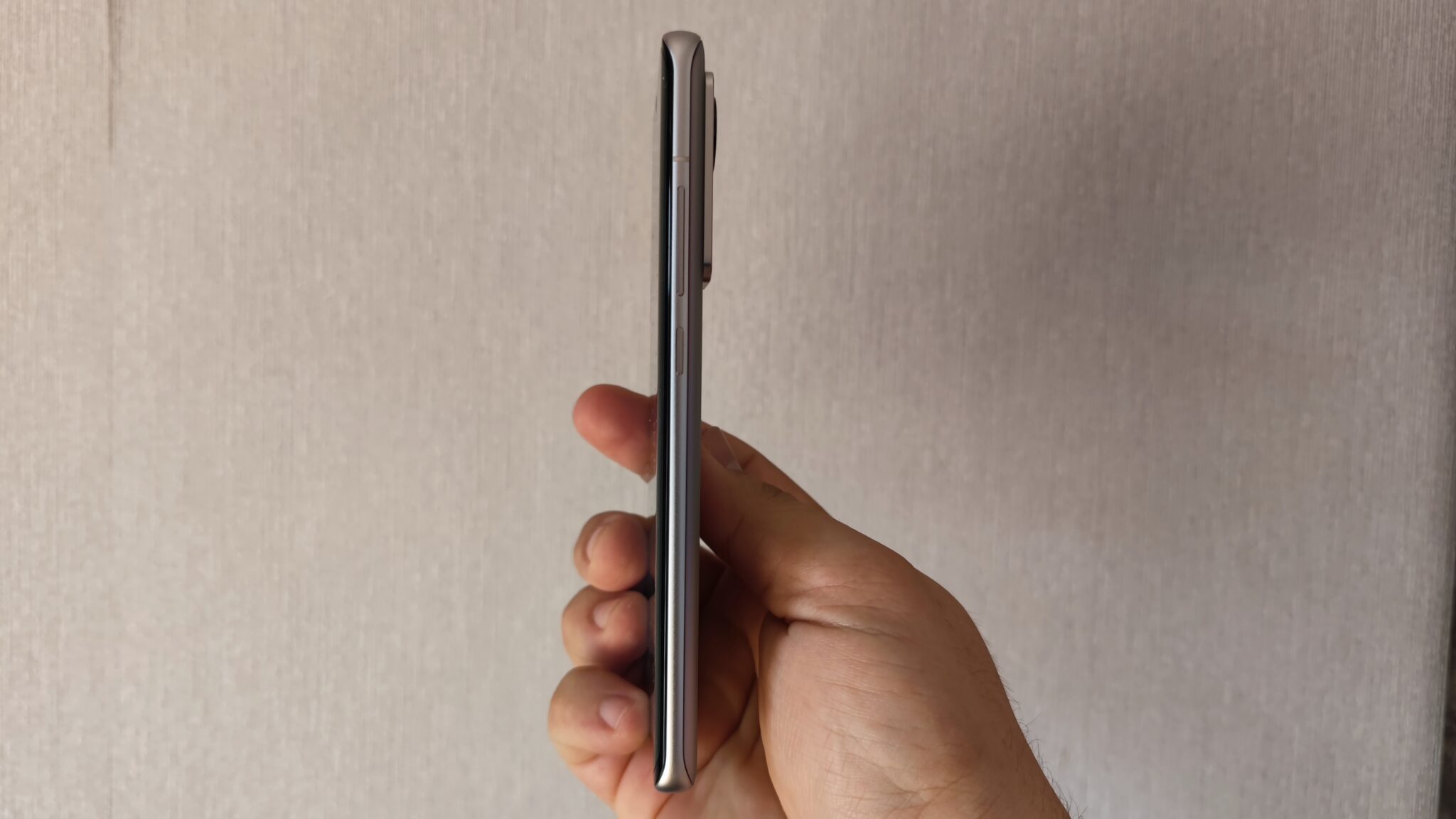 Xiaomi 12 – малкият флагман с красив дизайн