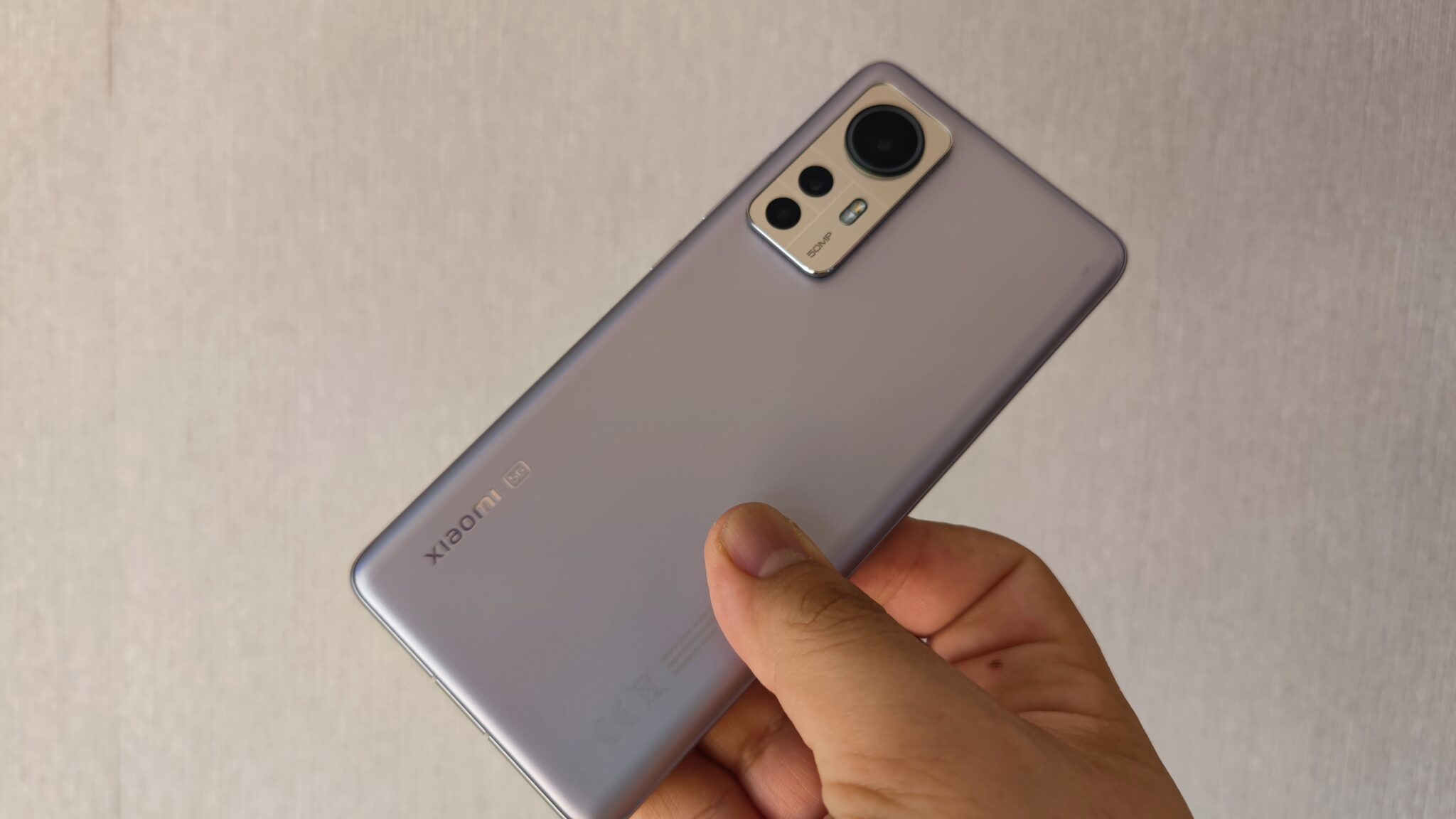 Xiaomi 12 – малкият флагман с красив дизайн