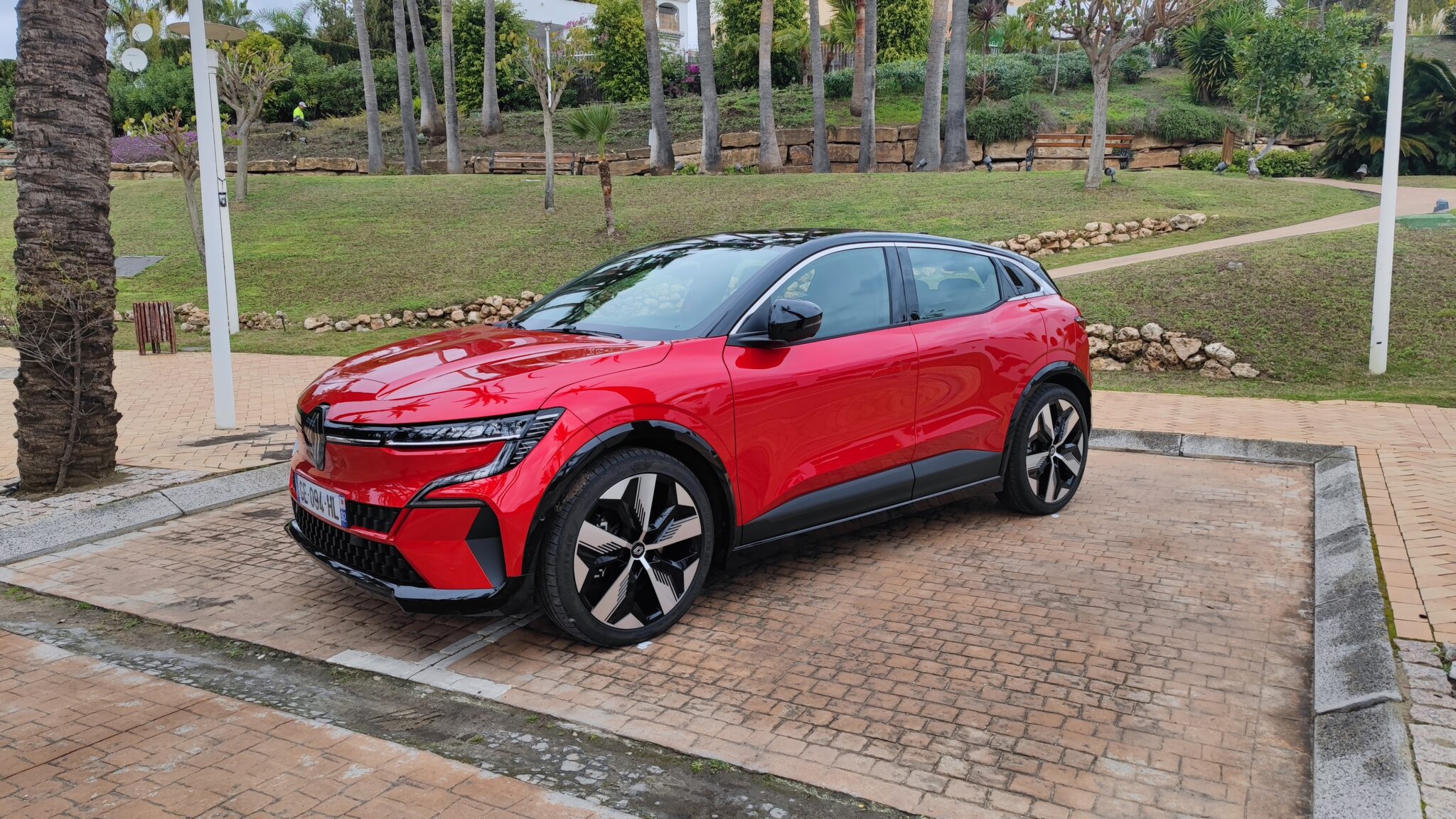 Renault Megane E-Tech: 100% електрическо прераждане