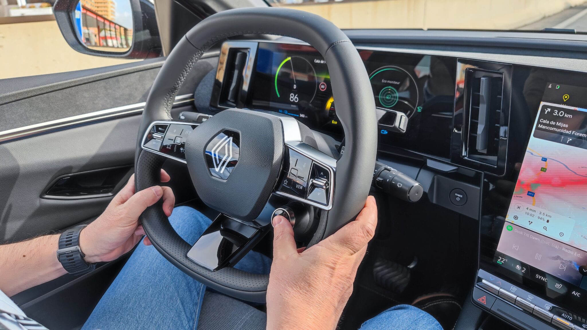 Renault Megane E-Tech: 100% електрическо прераждане