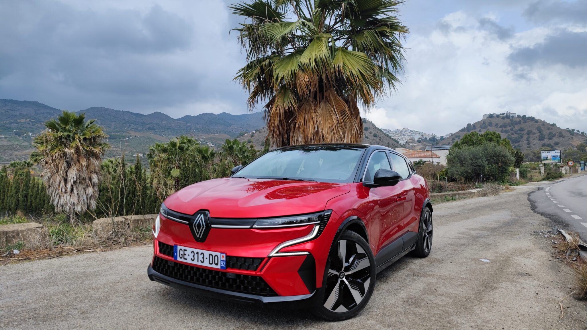Renault Megane E-Tech: 100% електрическо прераждане