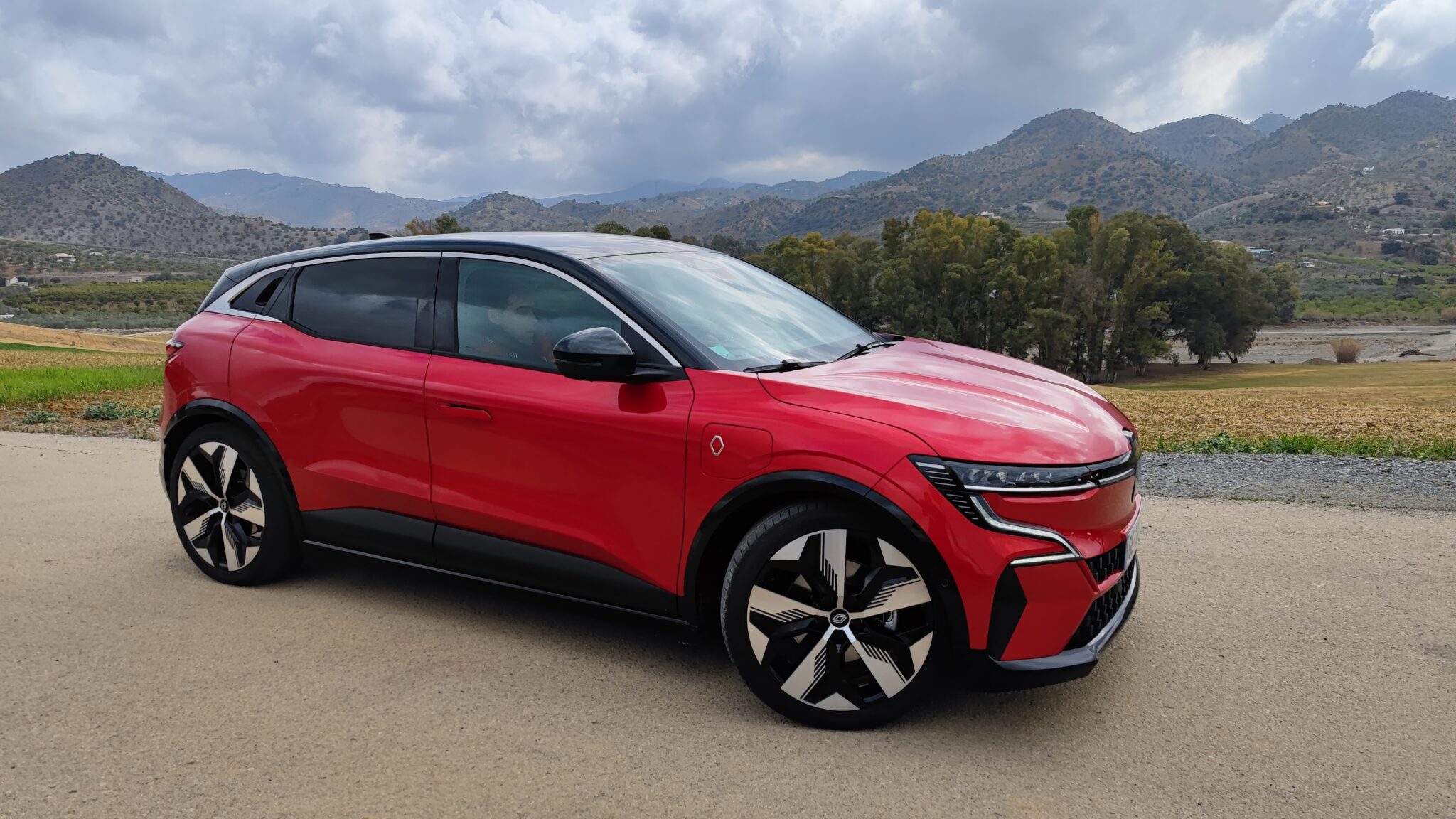 Renault Megane E-Tech: 100% електрическо прераждане