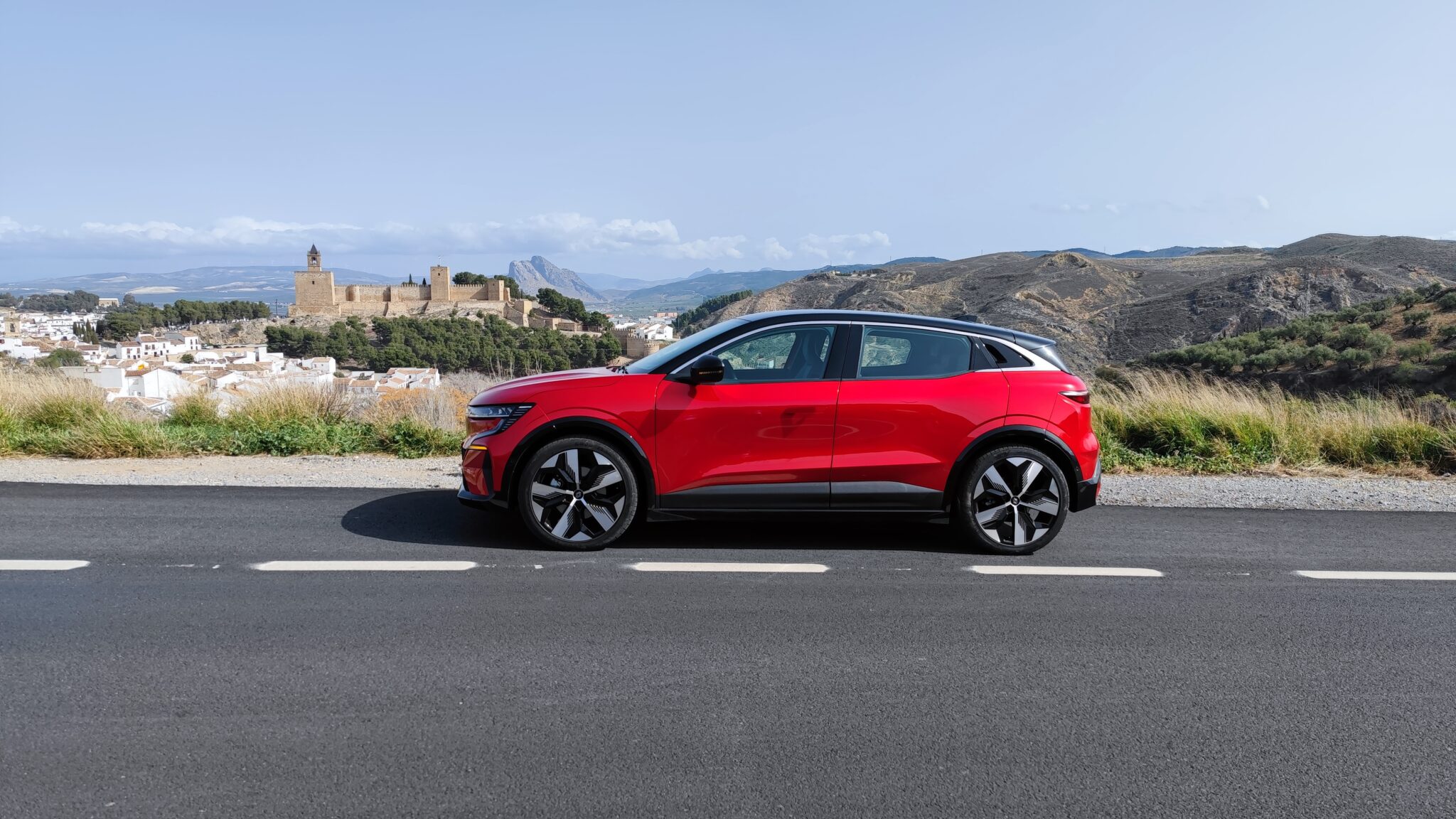 Renault Megane E-Tech: 100% електрическо прераждане