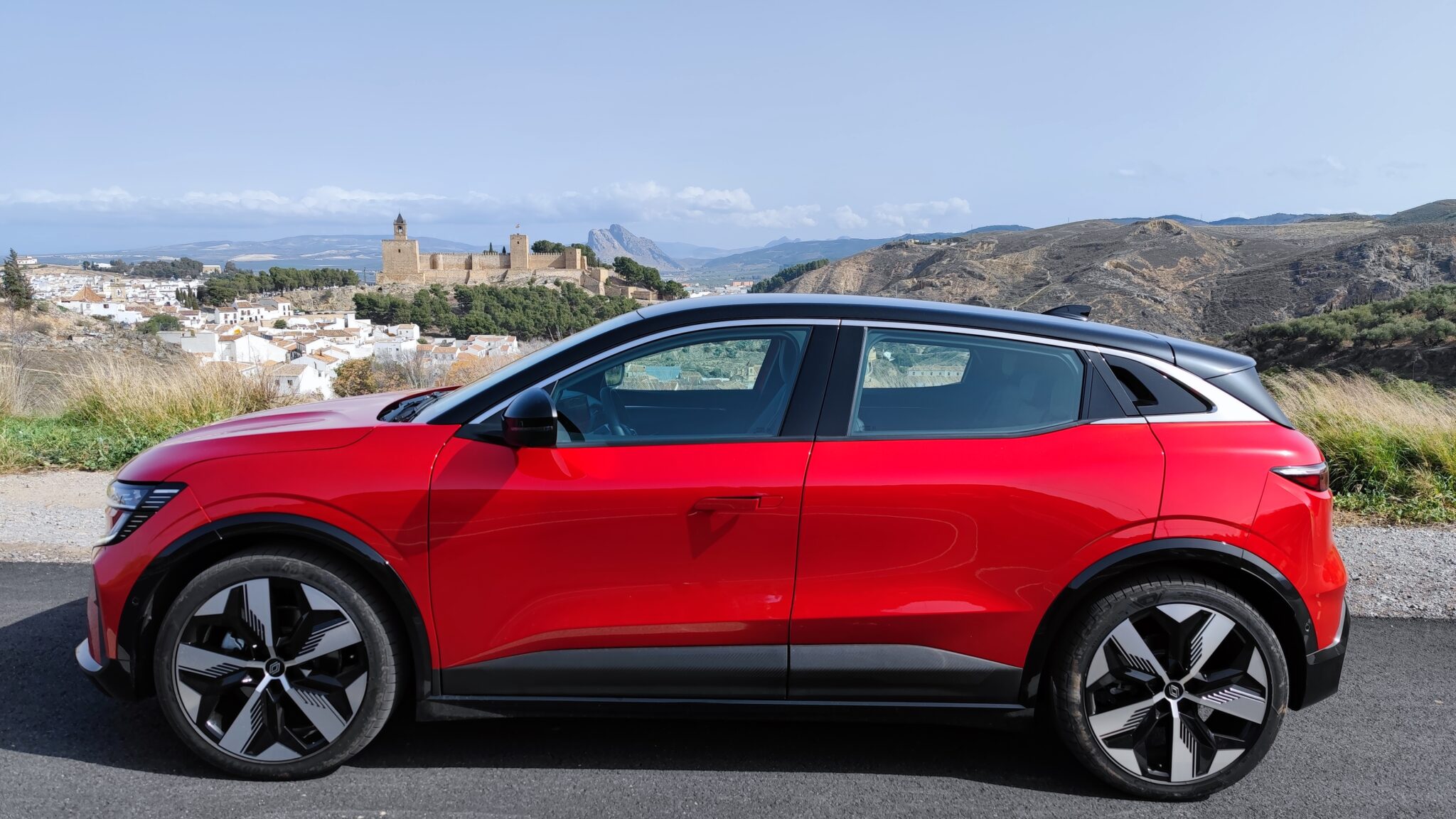 Renault Megane E-Tech: 100% електрическо прераждане