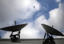 OneWeb и Eutelsat могат да се слеят, за да създадат паневропейски сателитен оператор