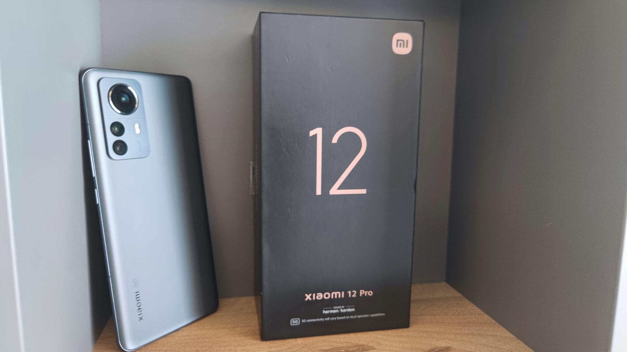 Xiaomi 12 Pro: мощност, красота и светкавично зареждане