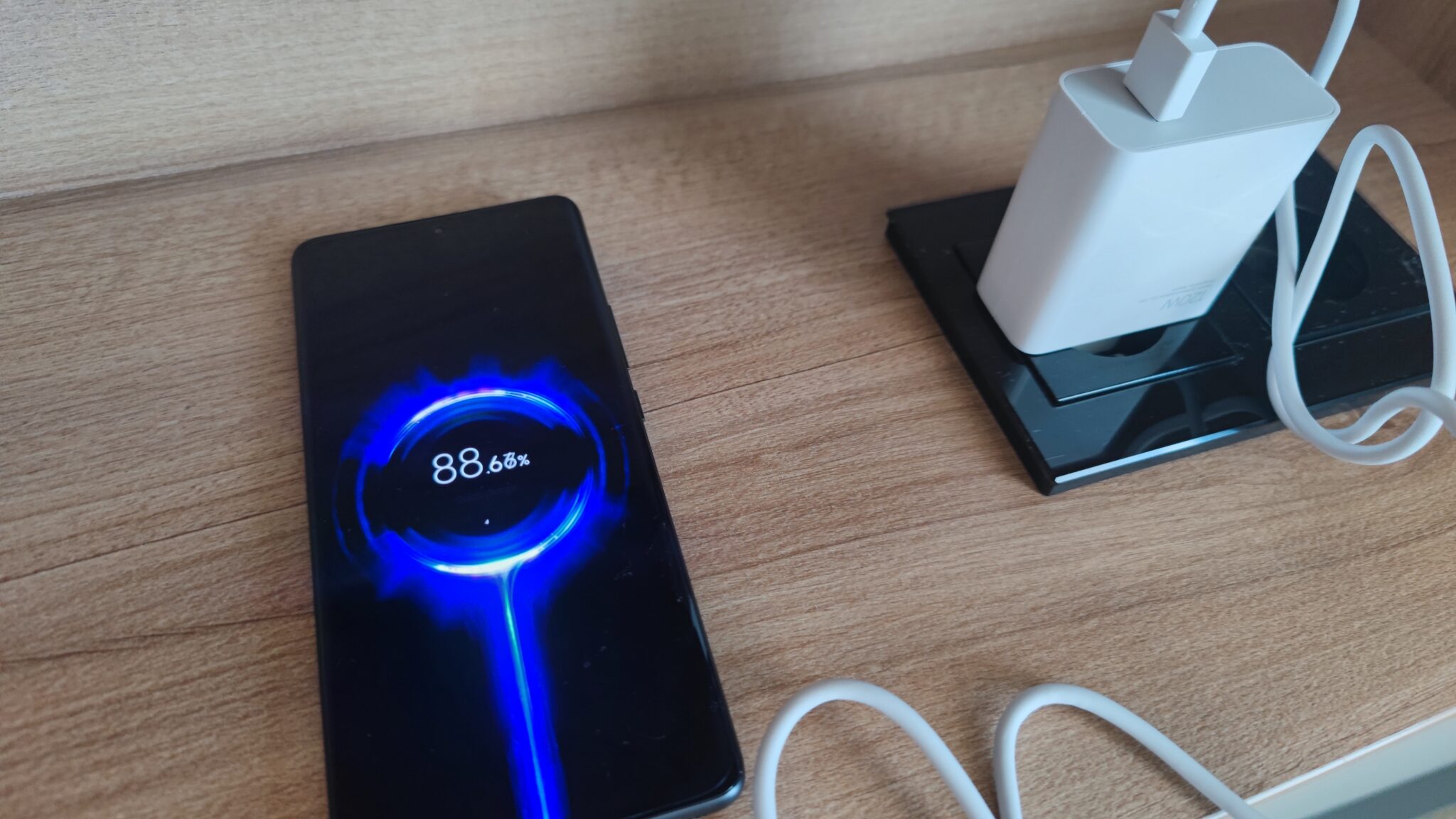 Xiaomi 12 Pro: мощност, красота и светкавично зареждане