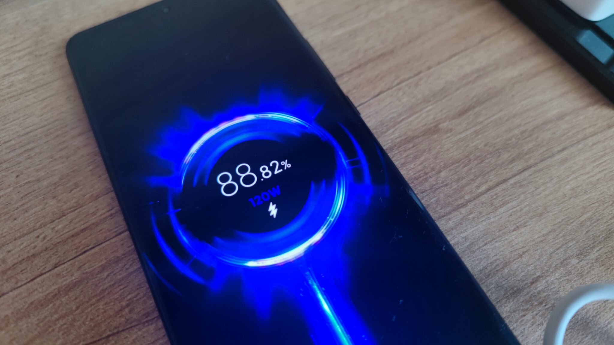 Xiaomi 12 Pro: мощност, красота и светкавично зареждане