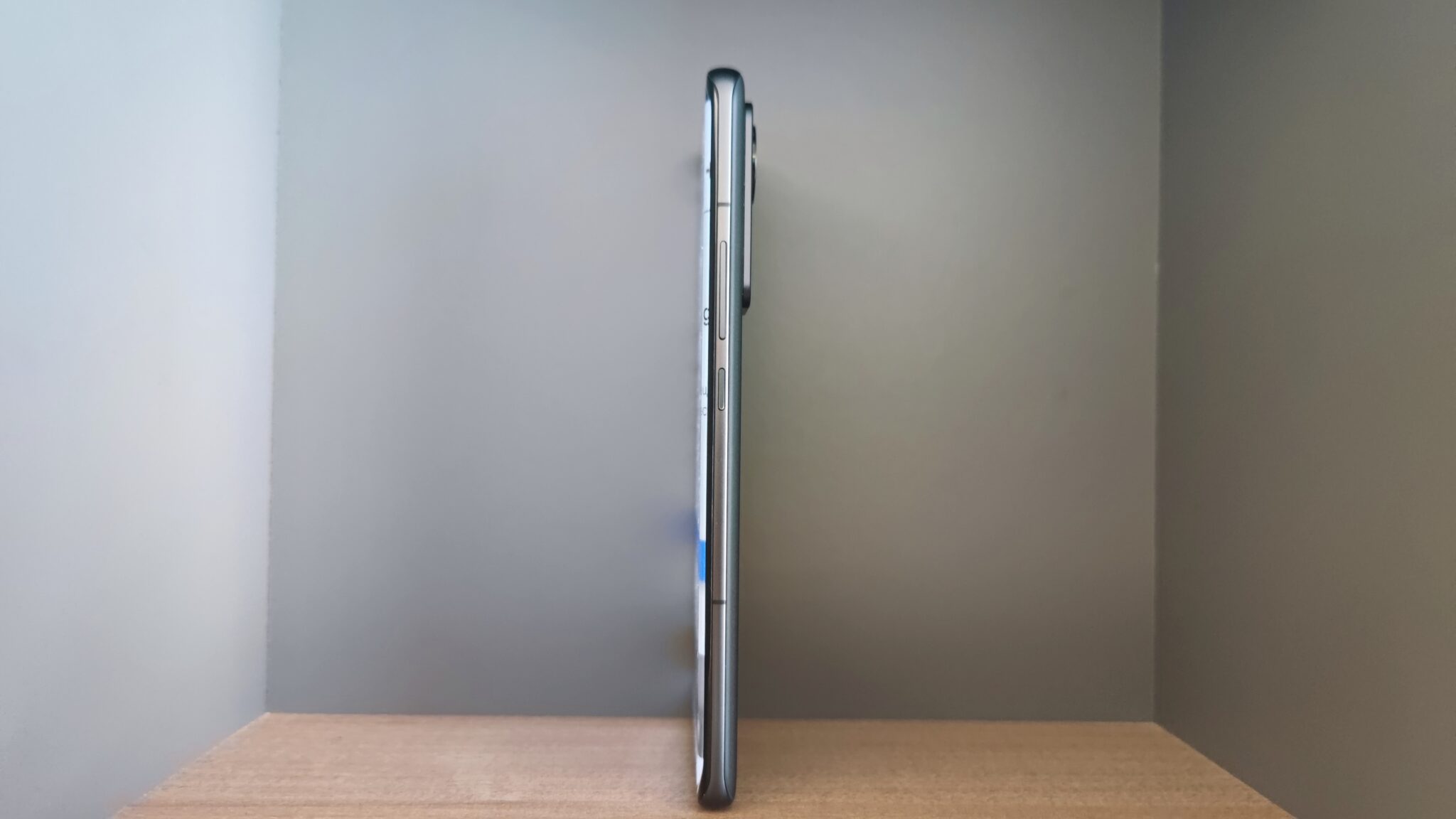 Xiaomi 12 Pro: мощност, красота и светкавично зареждане