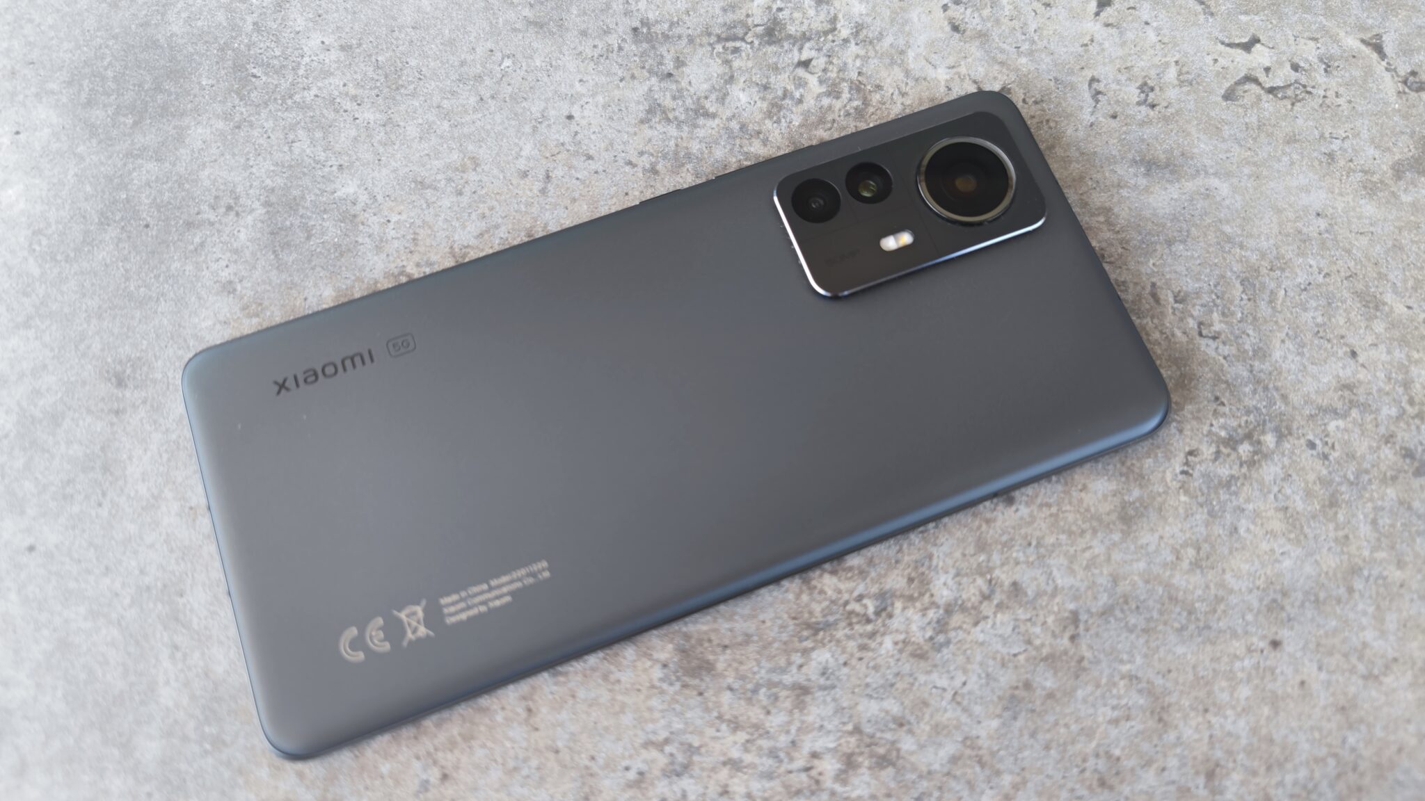 Xiaomi 12 Pro: мощност, красота и светкавично зареждане