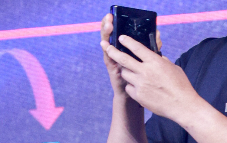 Motorola повдигна завесата над Razr 2022