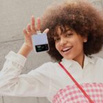 Samsung представи обновения смартфон Galaxy Z Flip 4 на цена от 2149 лв