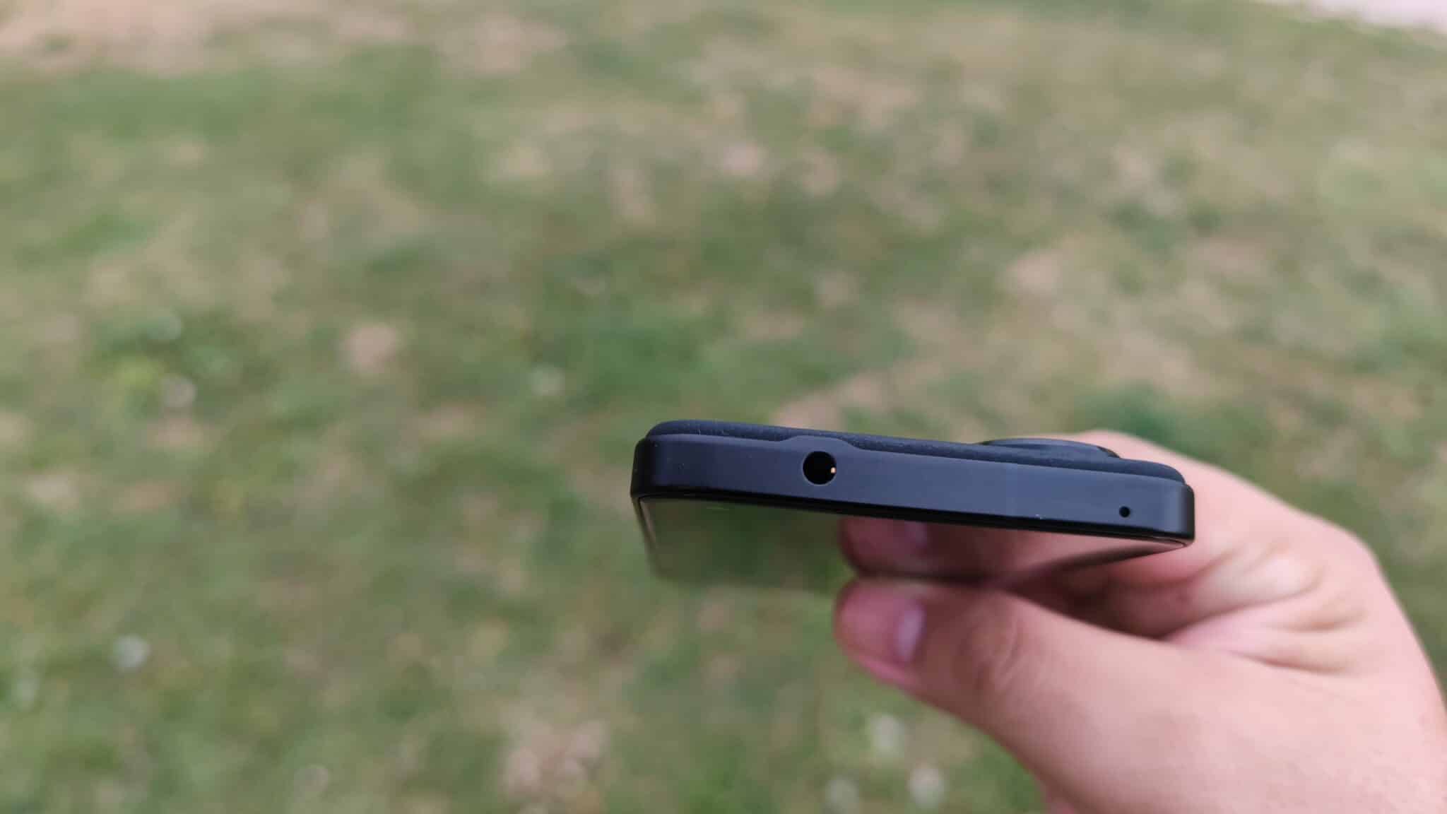 Asus Zenfone 9: Малкият голям смартфон