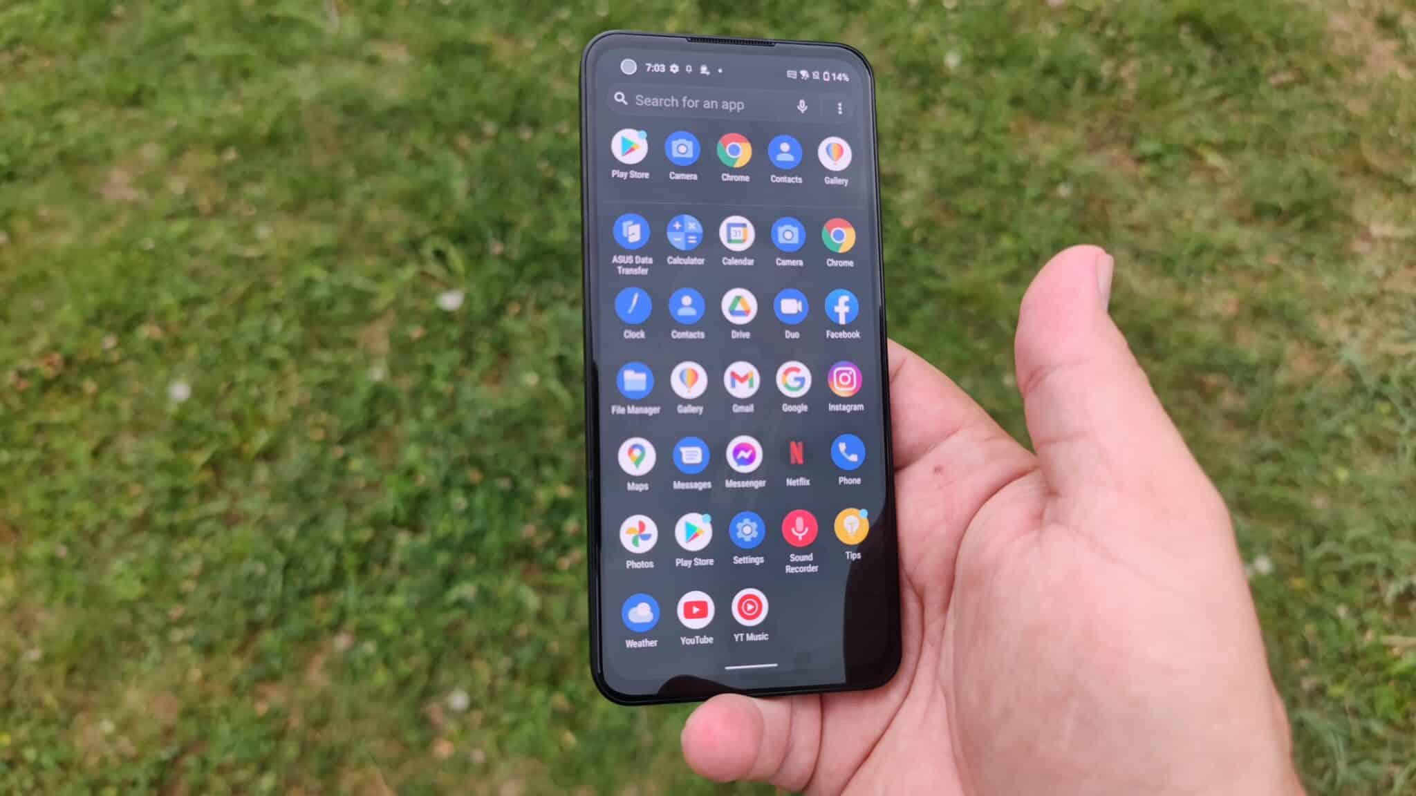 Asus Zenfone 9: Малкият голям смартфон