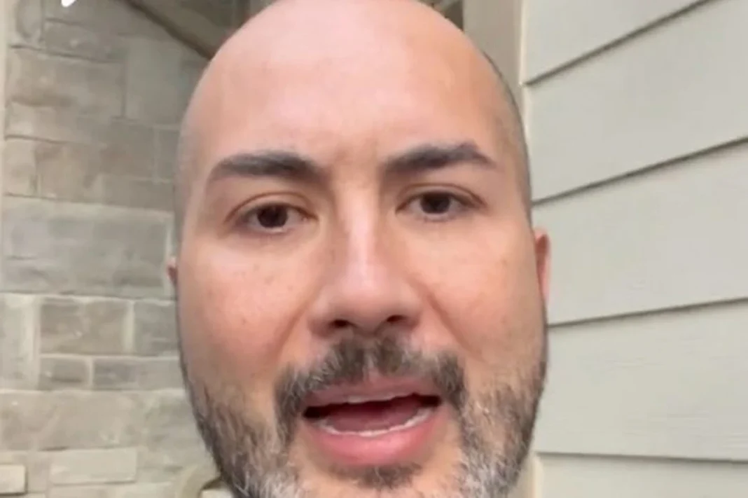 0_Furious-Tesla-owner-says-hes-been-locked-out-of-car-until-he-can-afford-$26000-new-battery Собственик на Tesla: Батерията умря, не мога да вляза в колата си, искат ми $20 хил. за ремонт