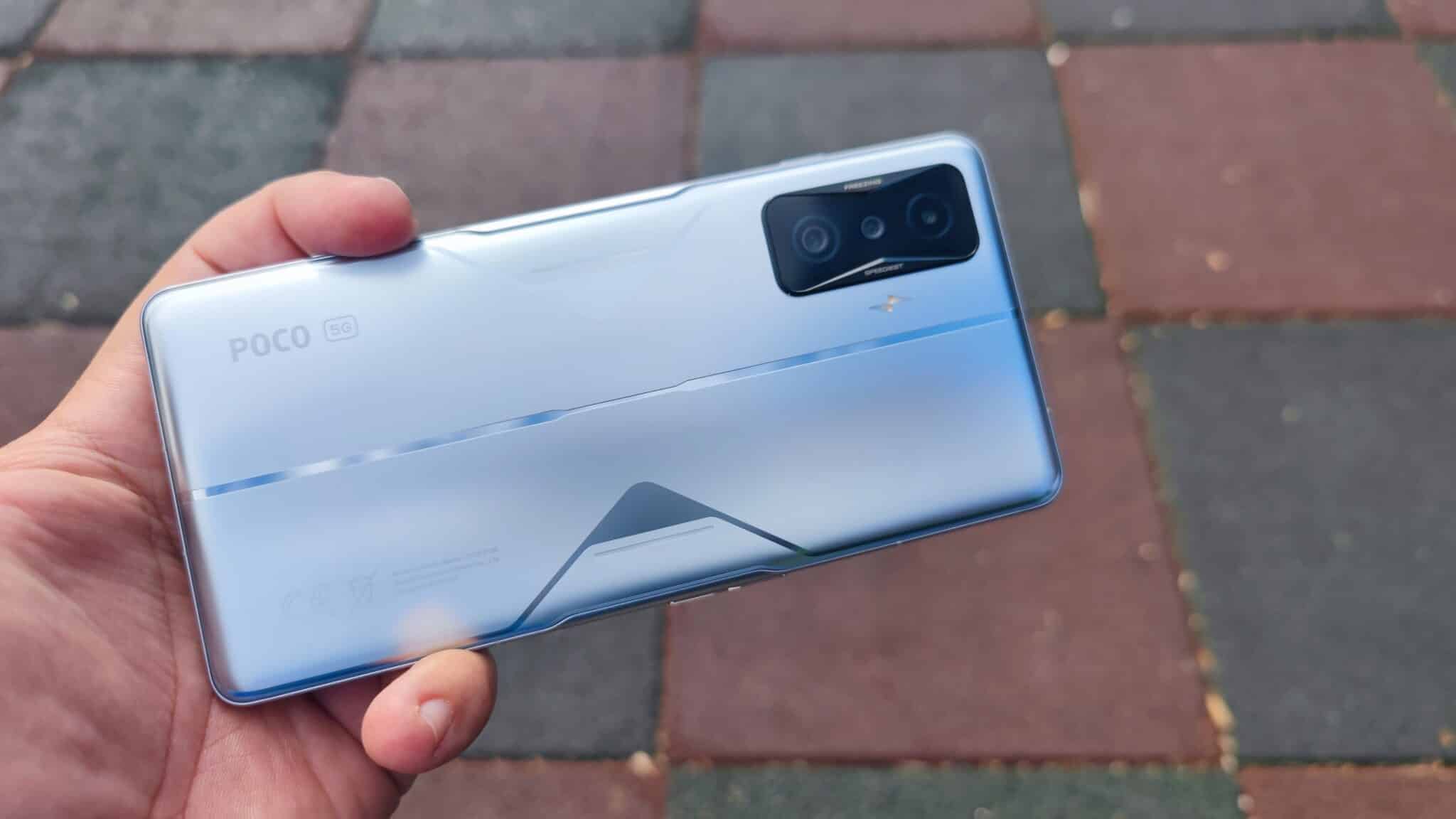 POCO F4 GT – геймърски смартфон за хора със стил
