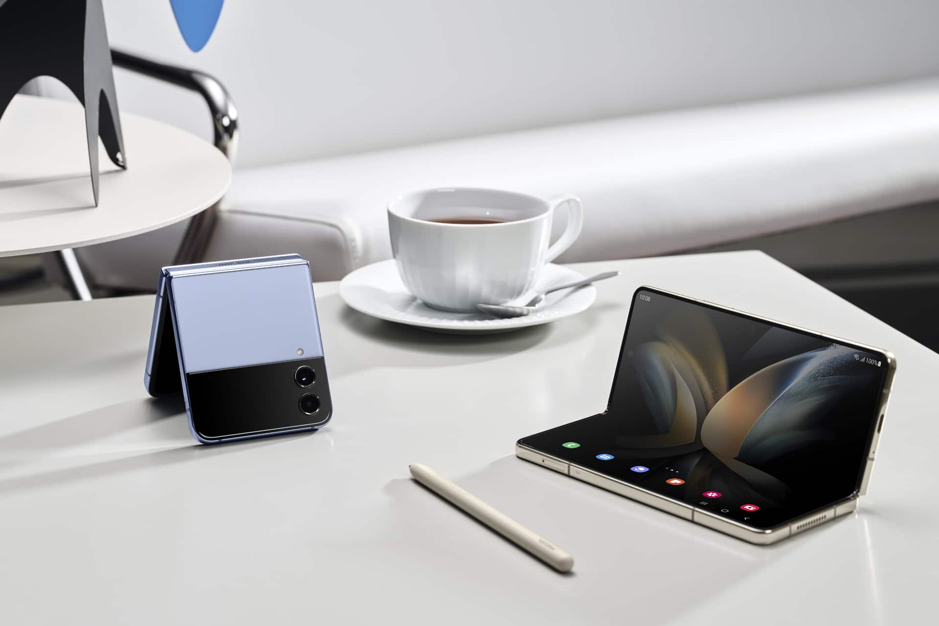 Samsung Galaxy Z Fold4 изпраща приложенията в ново измерение с гъвкавия си режим