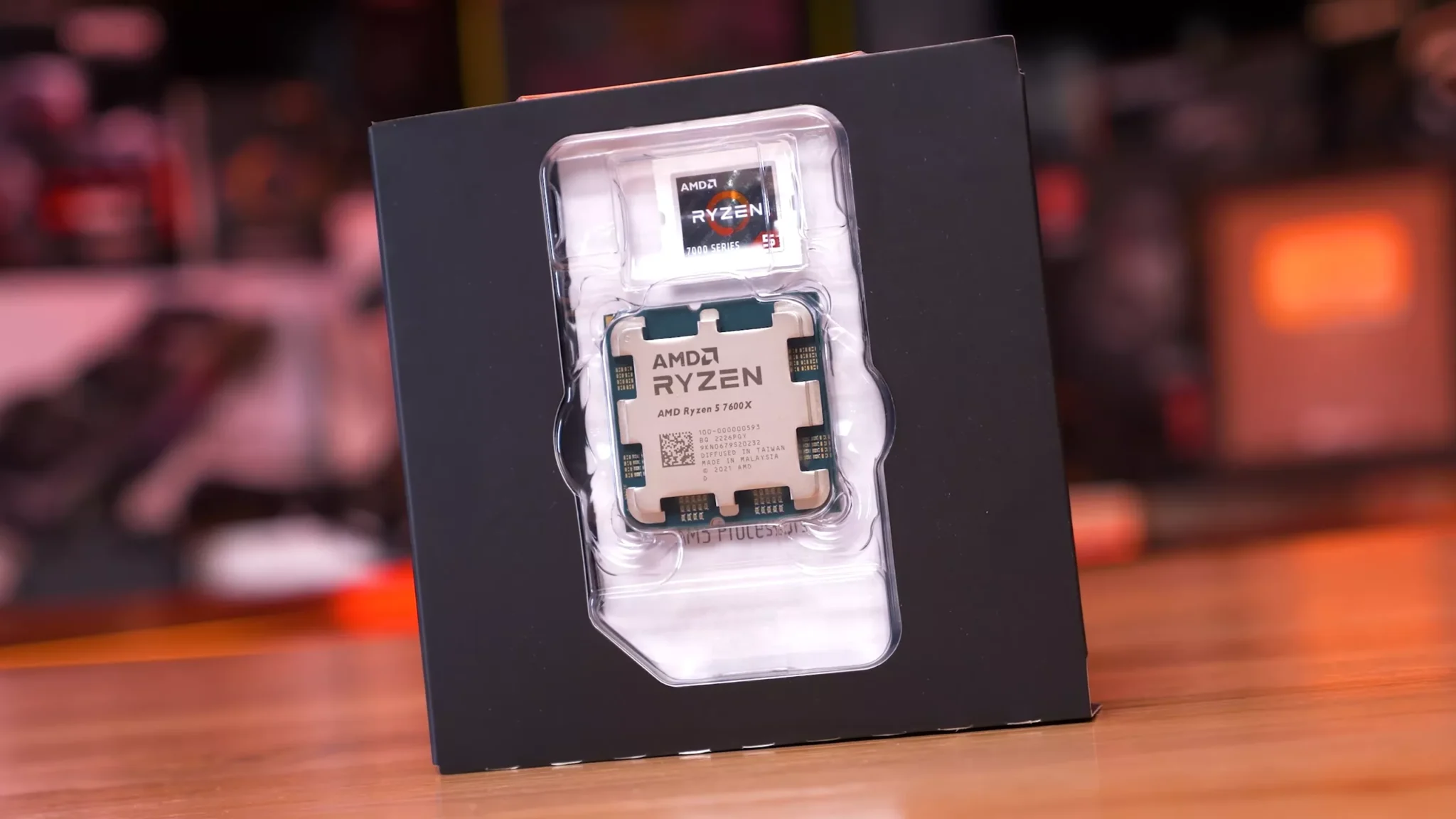 AMD Ryzen 5 7600X срещу Intel Core i5-13600K: кой е по-добър в игрите?
