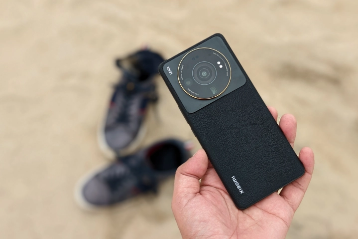 Samsung Galaxy S22 Ultra срещу Xiaomi 12S Ultra: Битката между камерите
