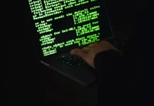 Google съобщава за компания, която продава шпионски софтуер за Chrome, Firefox и Windows Defender
