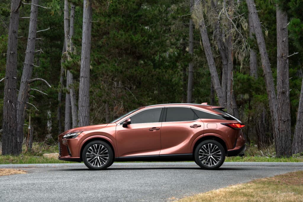 Най-надеждният SUV, „ходил“ някога по майката Земя. Lexus RX. Новото поколение.