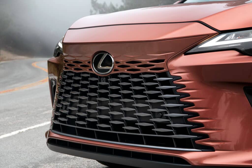Най-надеждният SUV, „ходил“ някога по майката Земя. Lexus RX. Новото поколение.