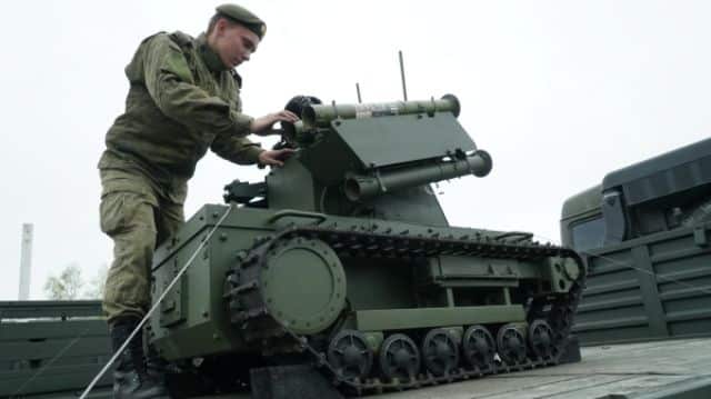 Русия ще включи и роботите Маркер във военните действия с Украйна, твърди Рогозин