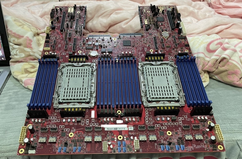 Новият гигантски LGA 7529 сокет на Intel е със 70% по-голям от предишния LGA 4677