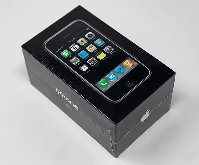 Неразопакован iPhone първо поколение се очаква да бъде продаден за 50 хиляди долара на търг в САЩ