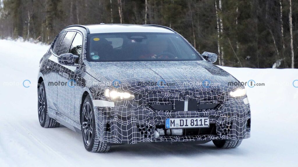 Следващото поколение на BMW Серия 5 може да дебютира преди края на юни