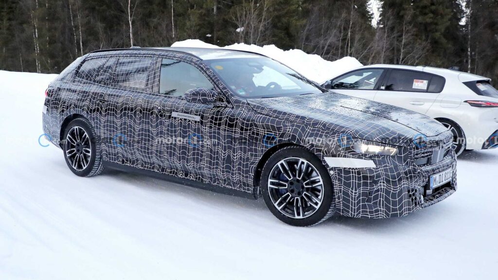Следващото поколение на BMW Серия 5 може да дебютира преди края на юни