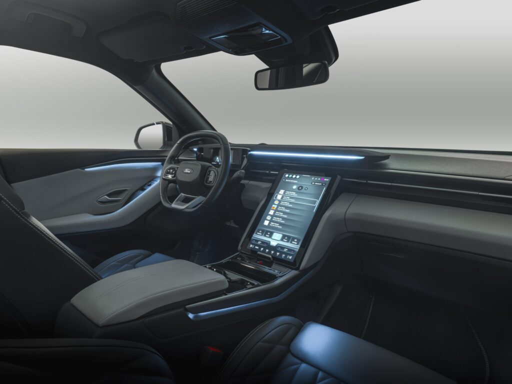 Ford представи напълно електрическия кросоувър Explorer EV който ще се продава само в Европа