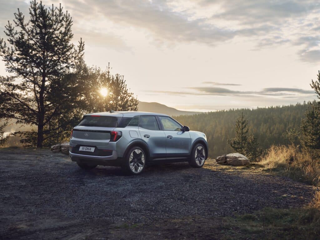 Ford представи напълно електрическия кросоувър Explorer EV който ще се продава само в Европа