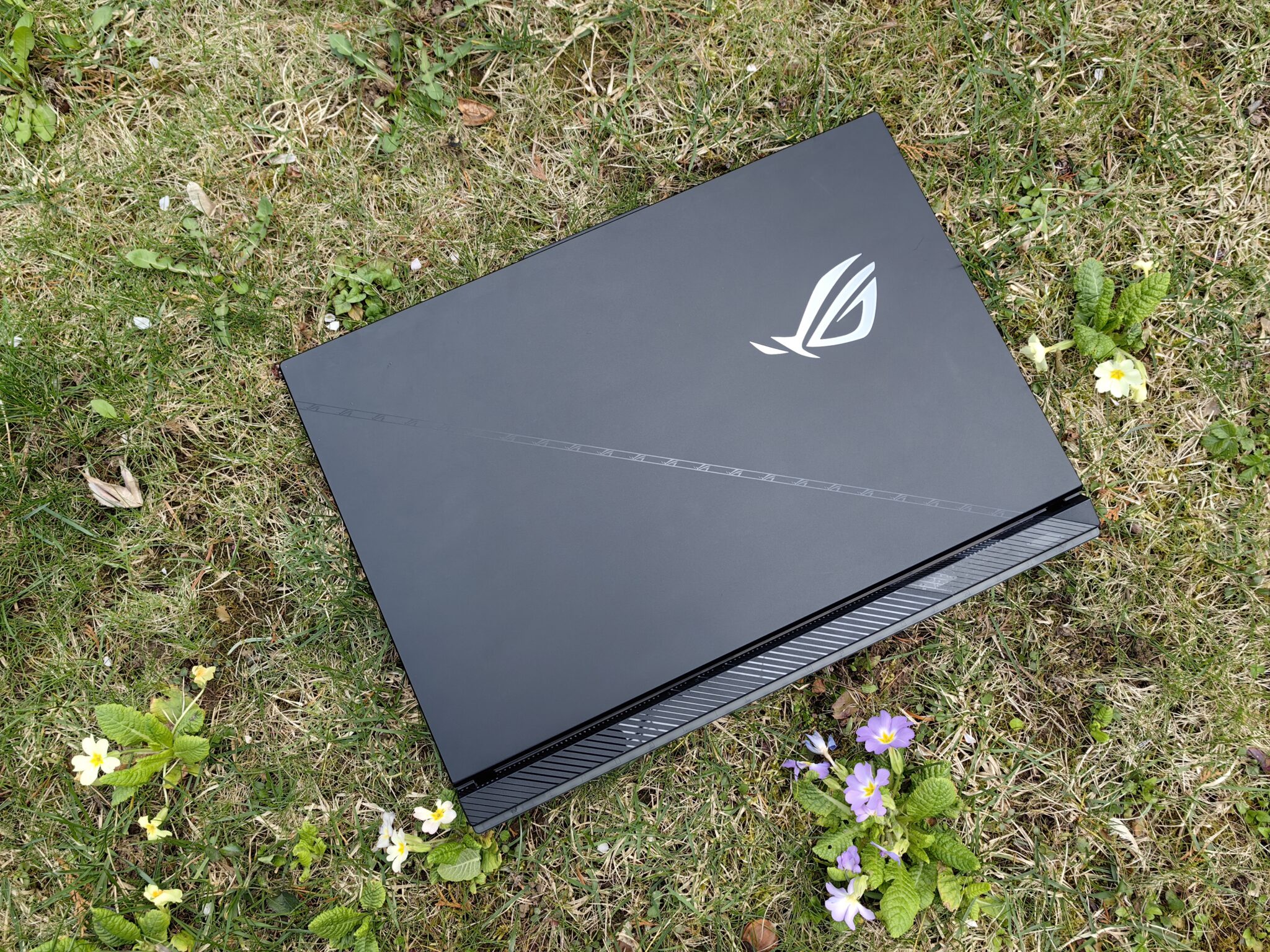 Asus ROG Strix Scar 18 – тежката артилерия в гейминга