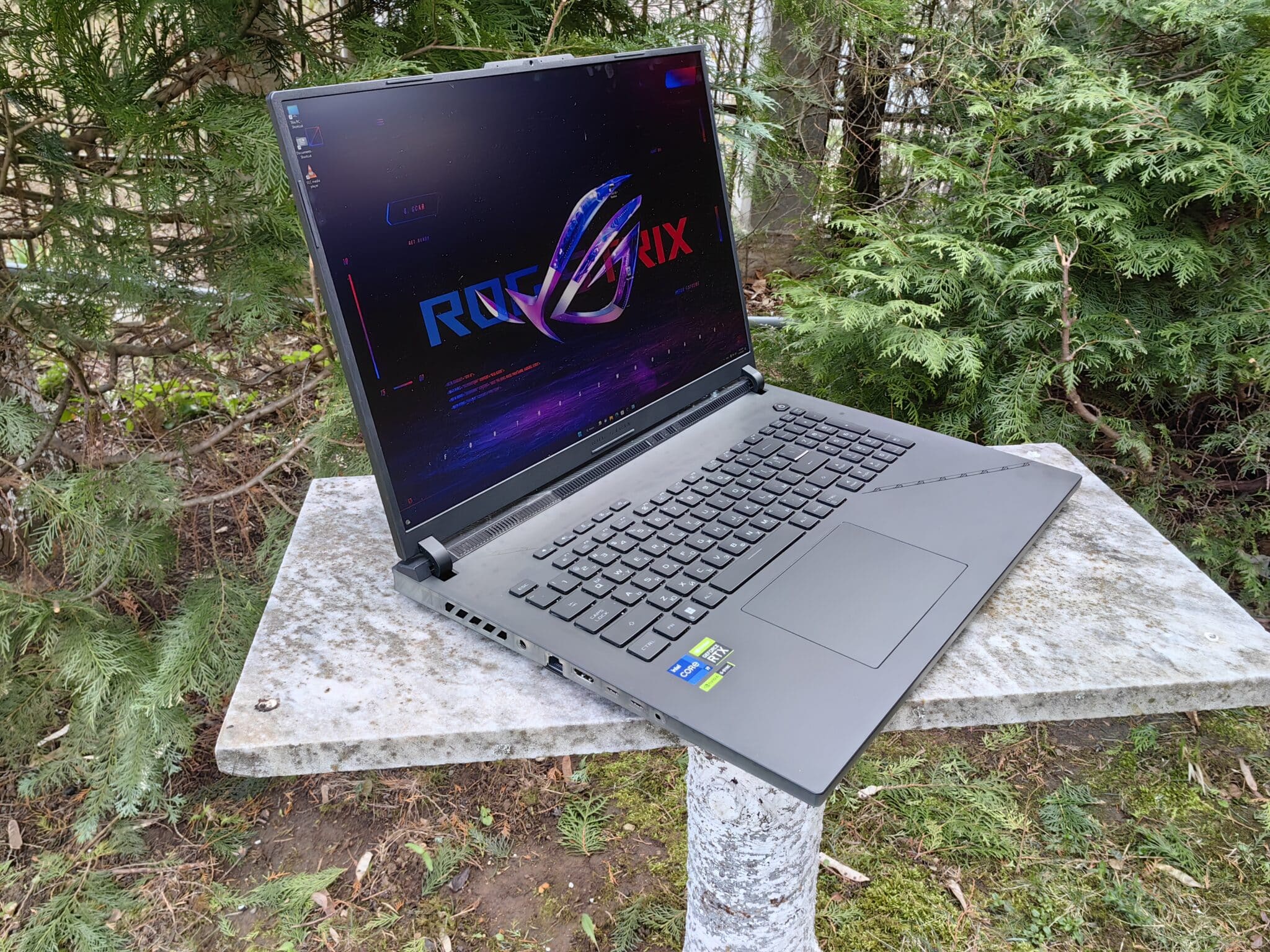 Asus ROG Strix Scar 18 – тежката артилерия в гейминга