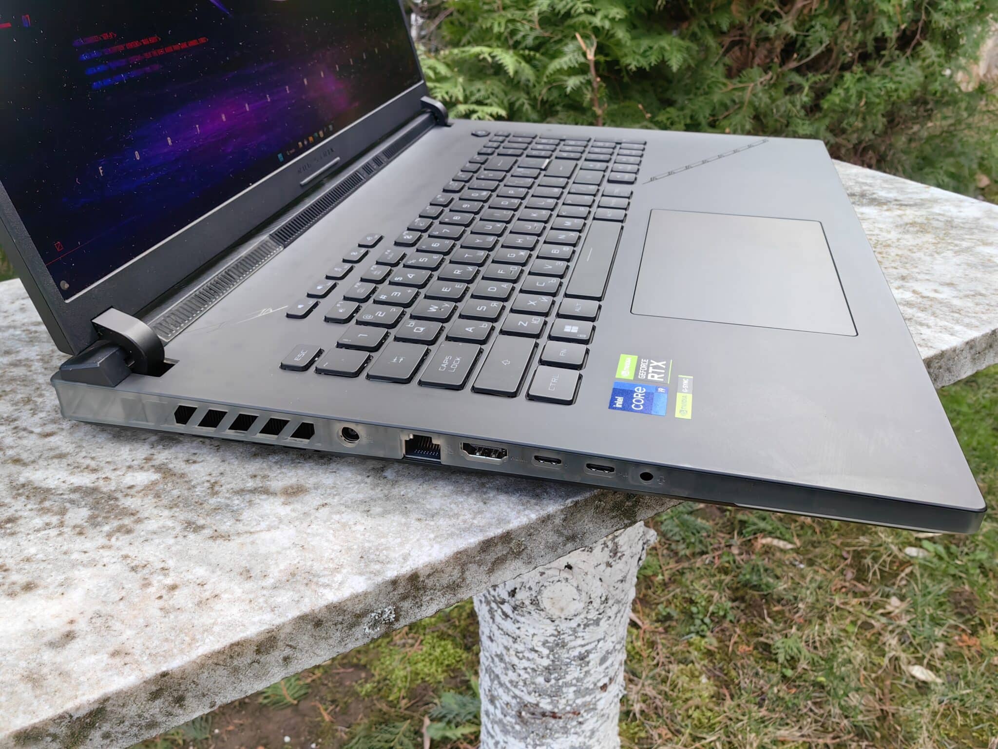 Asus ROG Strix Scar 18 – тежката артилерия в гейминга